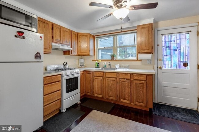 Building Photo - 1006 Morris St