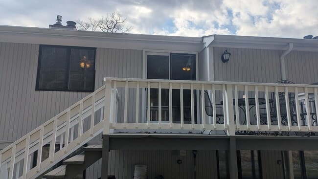 Building Photo - ***Please Respond Directly to the Online Listing, Calls May Not Be Returned***