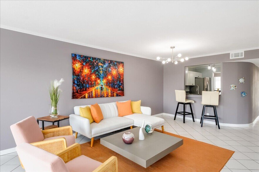 Building Photo - 6124 S River Run Dr