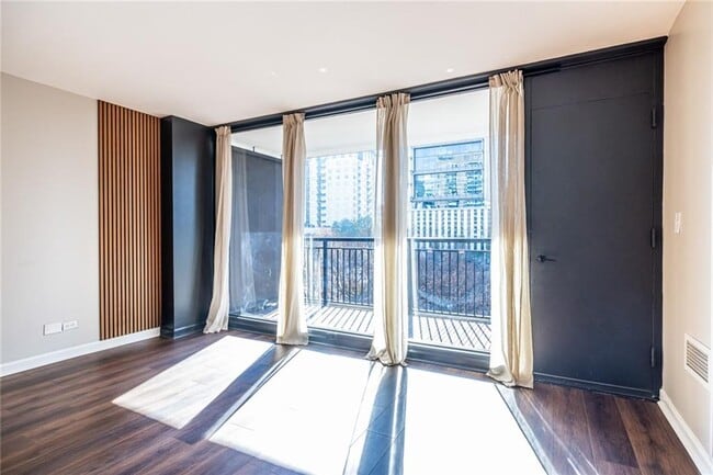 Building Photo - 620 Peachtree St NE