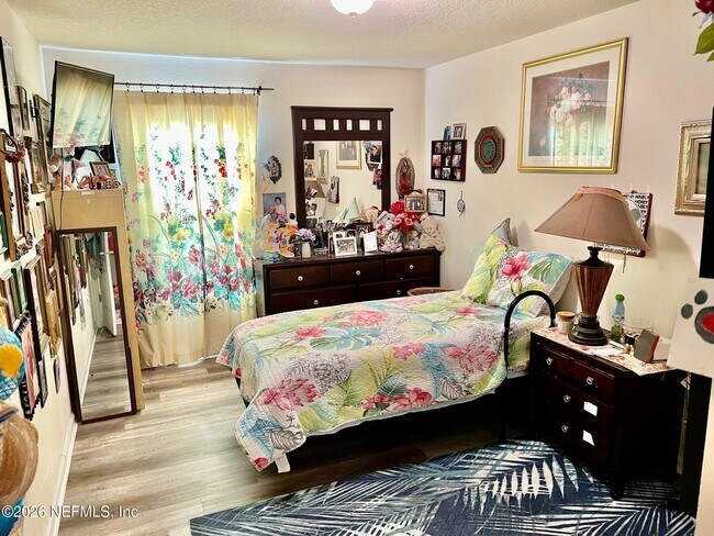 Building Photo - 166 Green Palm Ct