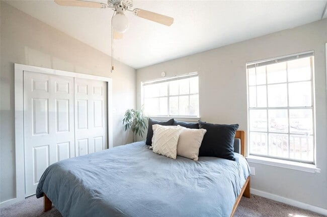 Building Photo - 1815 River Crossing Cir