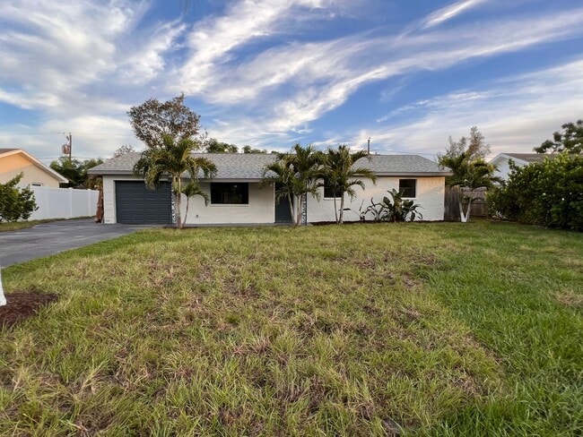 Building Photo - Location Annual Single Fam Rental Pets ok