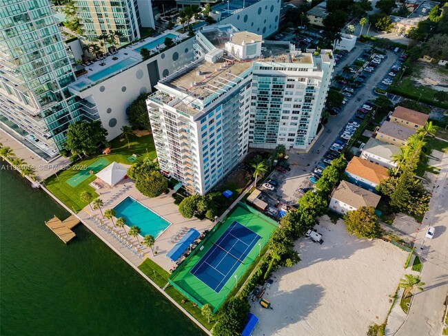 Building Photo - 3301 NE 5th Ave