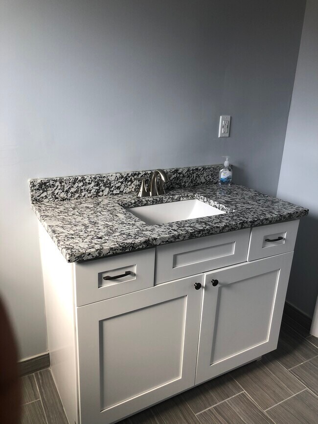 Building Photo - 3520 W 59th St