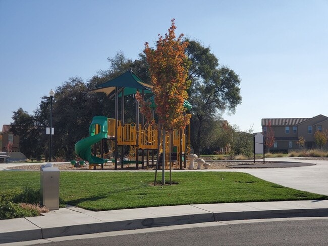 Building Photo - East Roseville Gated Stone Point  4 Bed 3 ...