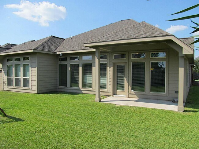Building Photo - 14104 Green Thicket Dr