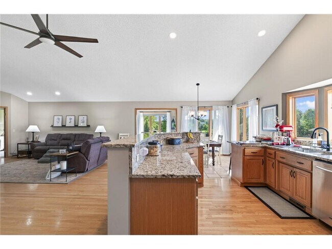 Building Photo - 14372 Heather Ridge Dr