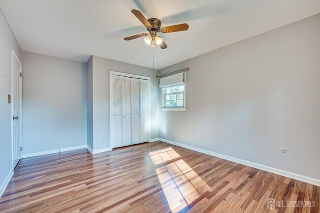 Building Photo - 15 Howell Ave