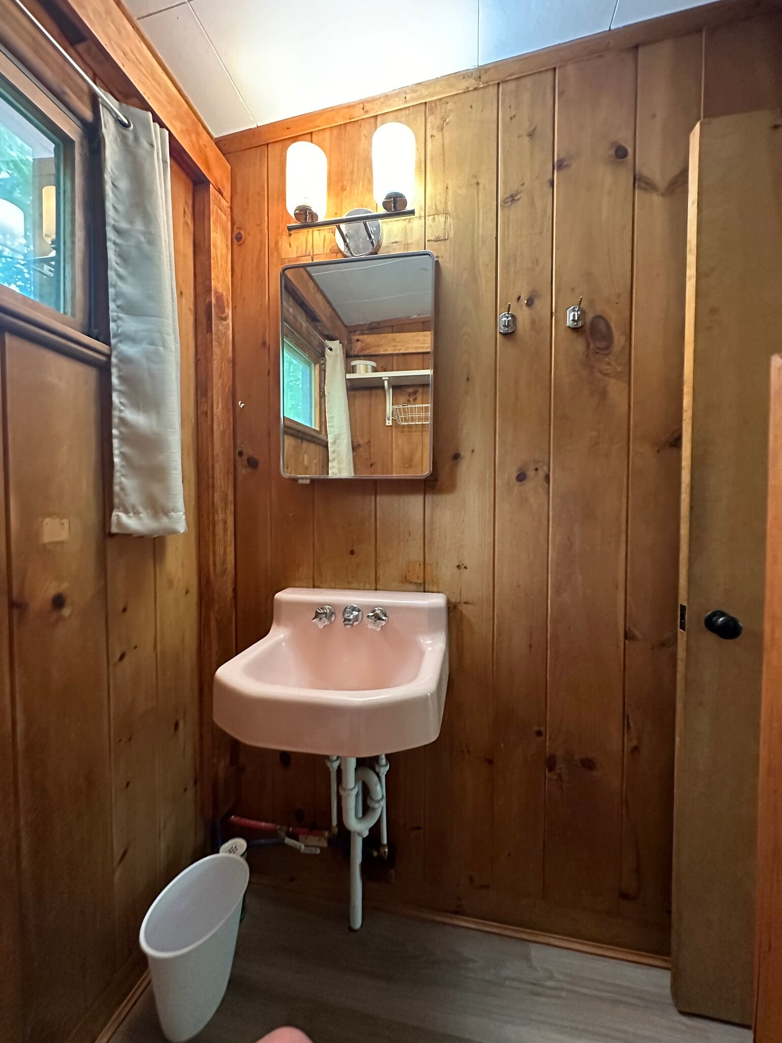 Building Photo - 14 Lake Shore Dr