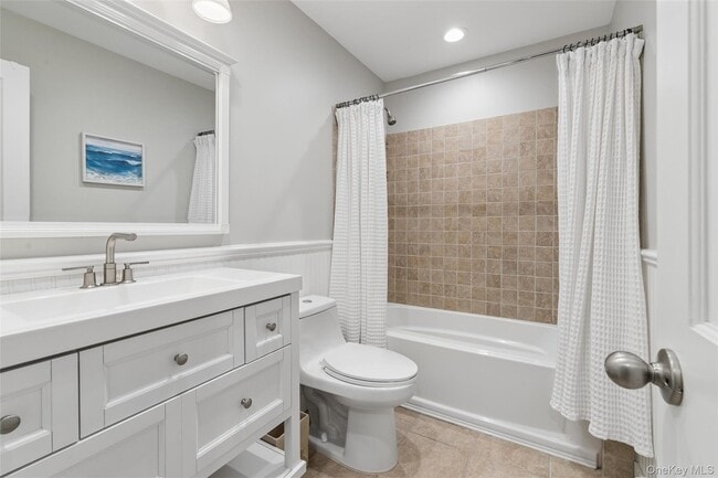 Building Photo - 131 Lewis Rd