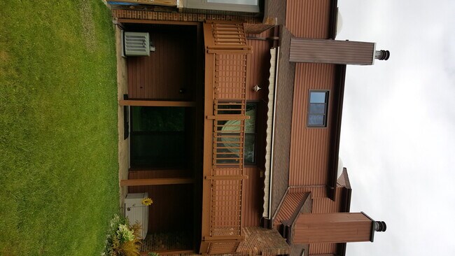 Building Photo - 5410 Pinehurst Dr