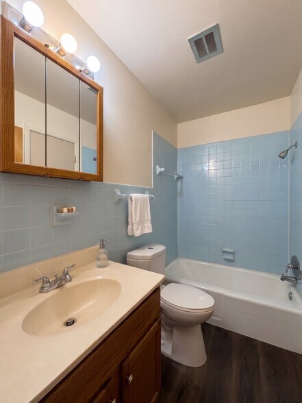 Building Photo - 2811 Parkman Rd NW