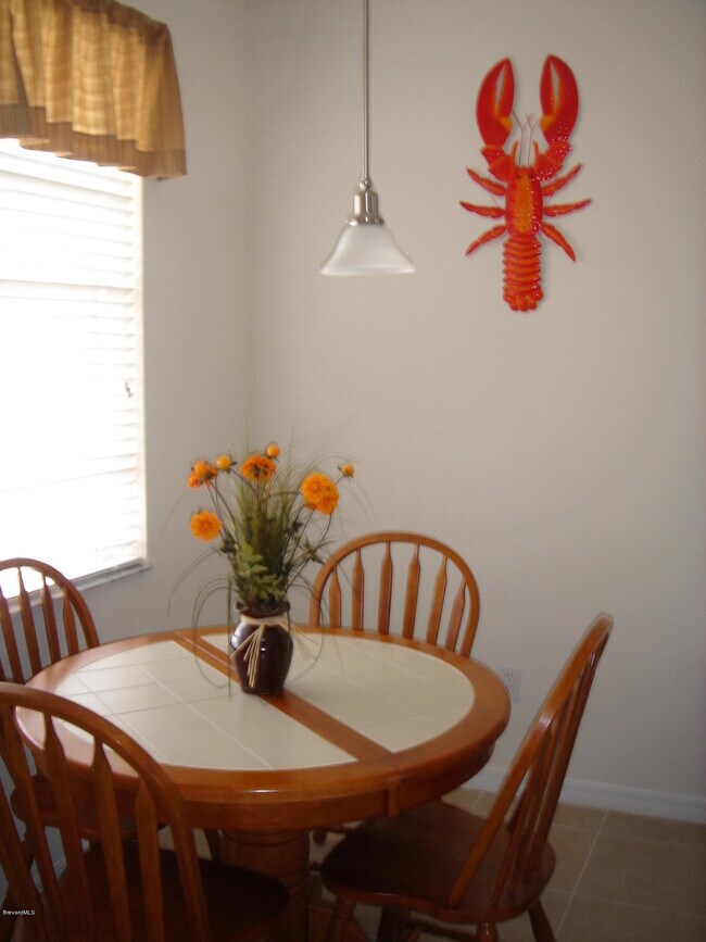 Building Photo - 6858 Toland Dr