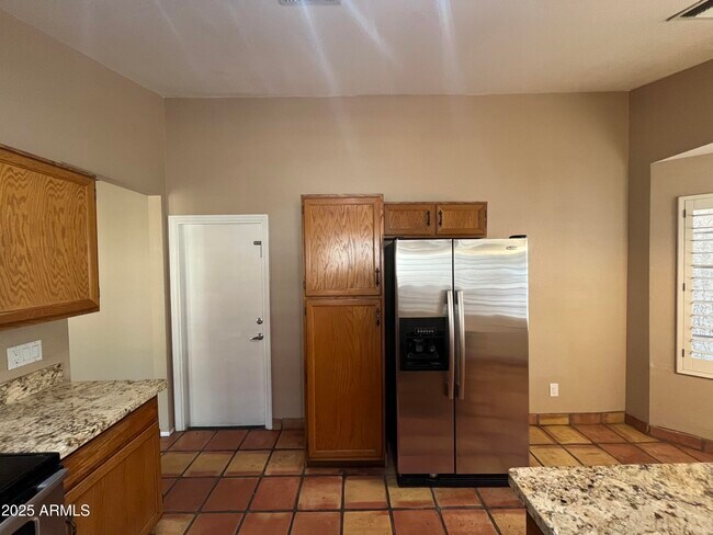 Building Photo - 3101 E Siesta Ln