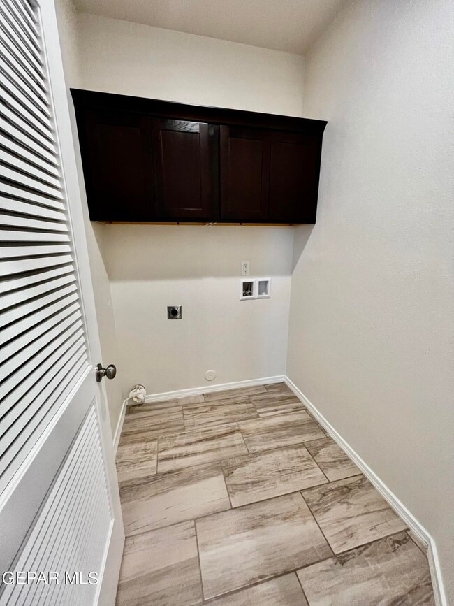 Building Photo - 1020 Indigo Sky St