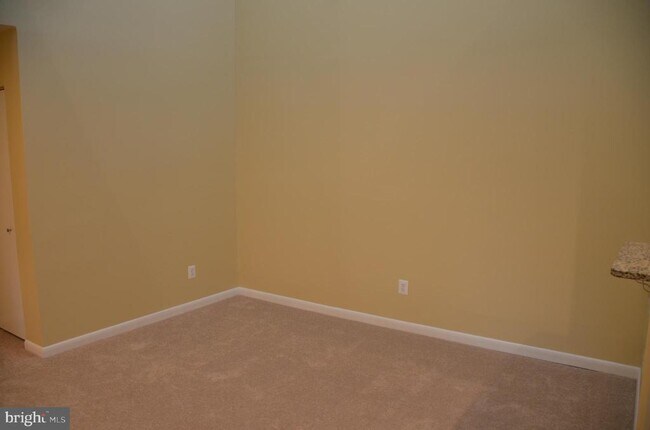 Building Photo - 1046 Spring Valley Ct