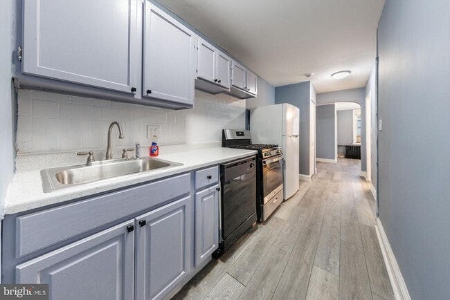 Building Photo - 905 19th St NE