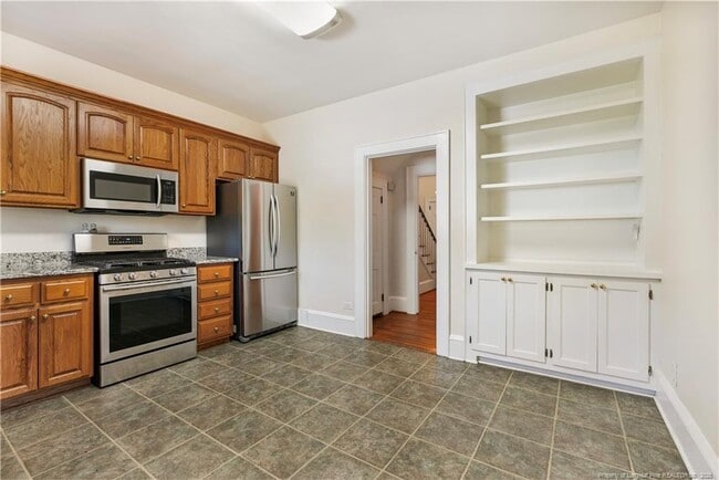 Building Photo - 717 Peden St