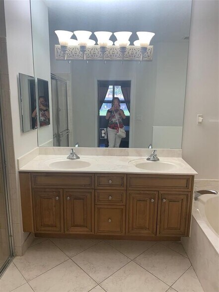 Building Photo - 6197 Caladium Rd