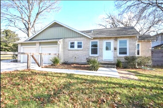 Primary Photo - 1415 Newfield Ln