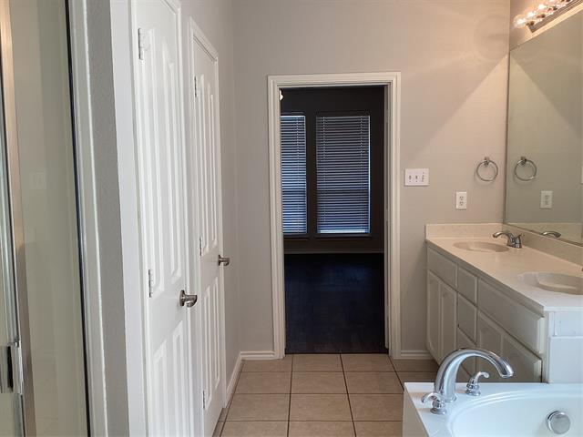 Building Photo - 3909 Old Richwood Ln