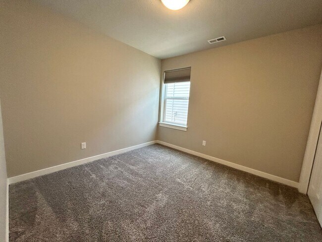 Building Photo - Stunning 3 bedroom 2 bathroom home in Meridian