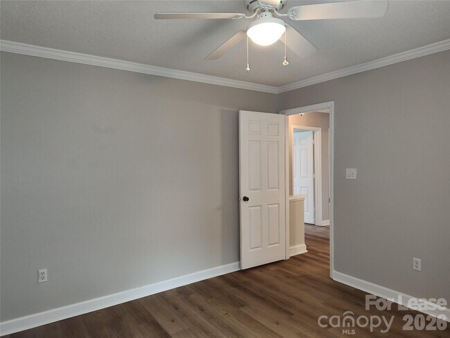 Building Photo - 7413 Doves Nest Cir