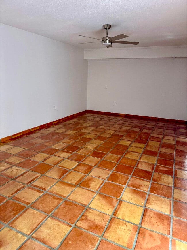 Building Photo - 2431 24th Ct