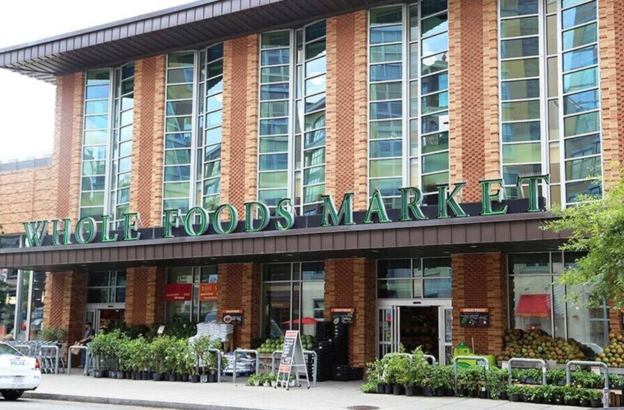 Building Photo - 1901 16th St NW