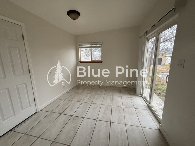 Building Photo - 3551 Jason Ave