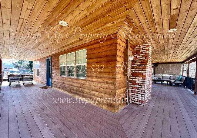 Building Photo - Stunning 3 Bedroom 2 Bath Home In Soulsbyville!!!
