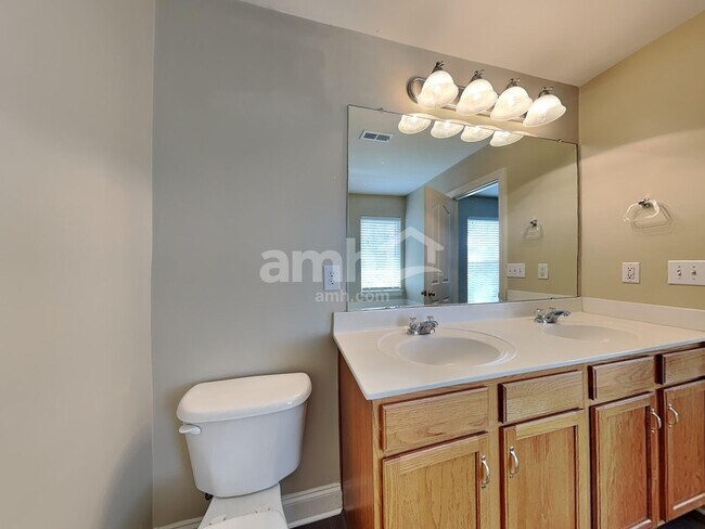 Building Photo - 15721 Seafield Ln