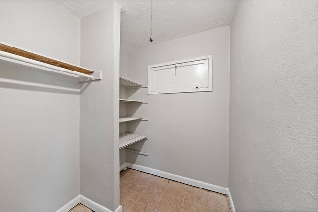 Building Photo - 818 3rd Ave N