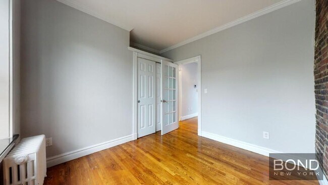 Building Photo - 432 E 13th St