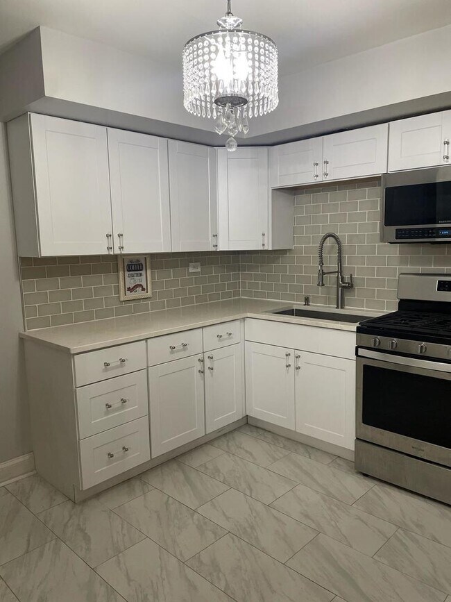 Building Photo - 102 N Kenilworth Ave