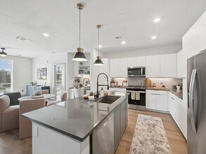Building Photo - 10 Weeks Free | Luxury 2-Bed Home!
