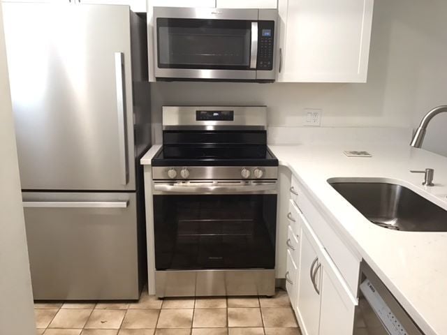 Quartz countertops throughout - 1720 Murrell Rd