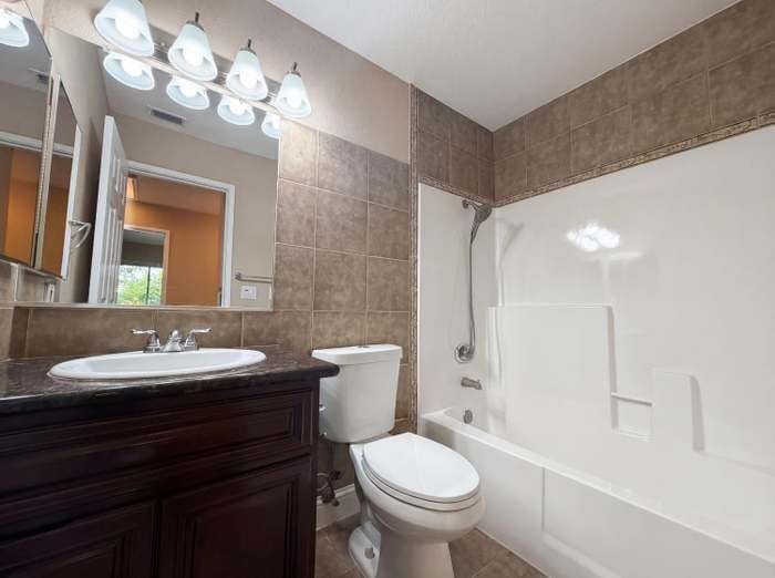 Building Photo - 8232 Moorhaven Way