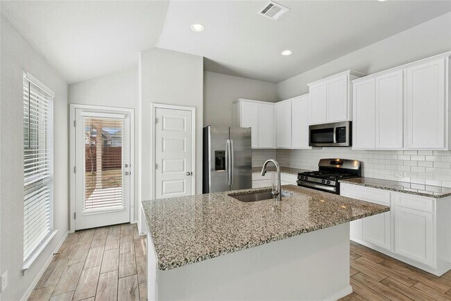 Building Photo - 120 Lyndon Dr