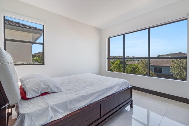 Building Photo - 13659 SW 159th Ave