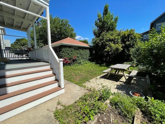 Building Photo - 62 Newport St