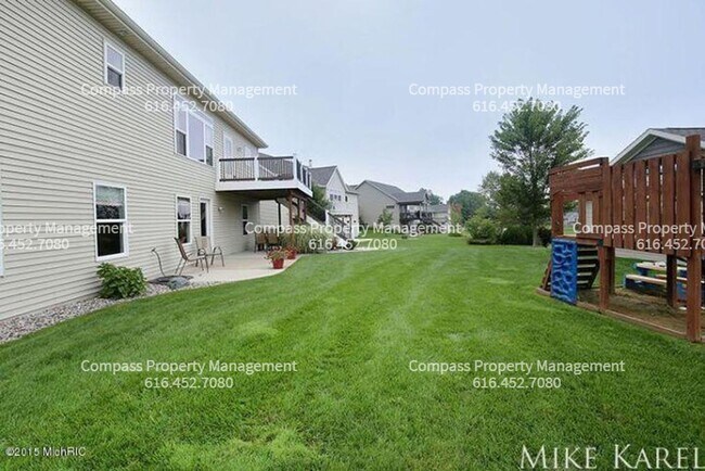 Building Photo - COMING SOON! 5 Bed 3.5 Bath Home in Hudson...