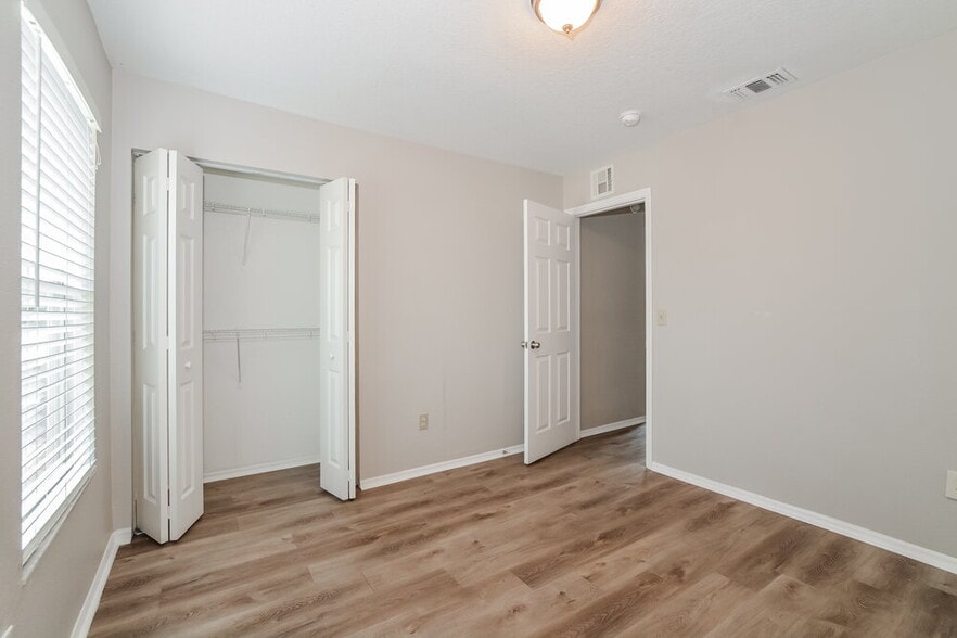 Building Photo - 1018 Corkwood Dr