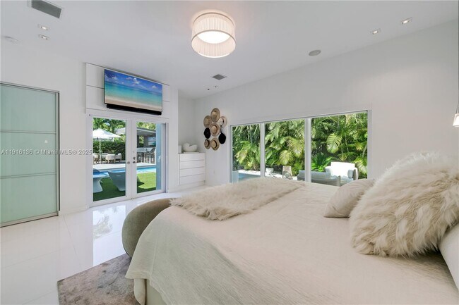 Building Photo - 475 Woodcrest Rd