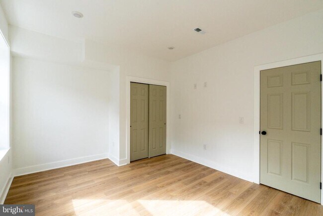 Building Photo - 1824 N Bouvier St