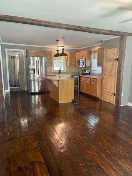 Building Photo - 112 Polk St