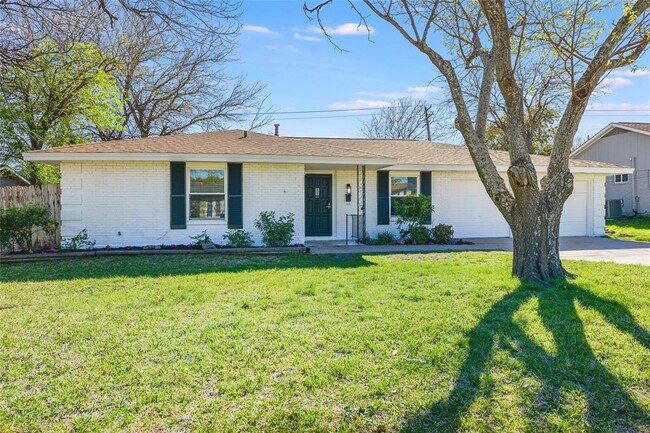 Building Photo - 1503 Westbury Trail