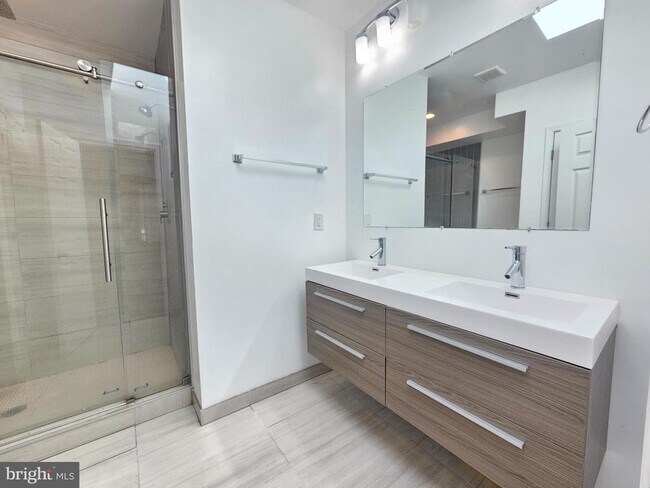 Building Photo - 1311 S St SE