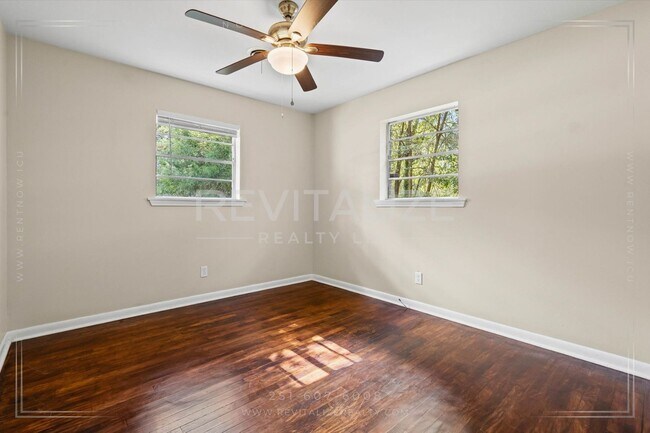 Building Photo - Stylish 3 Bed Brick Home | Modern Kitchen + Large Private Backyard